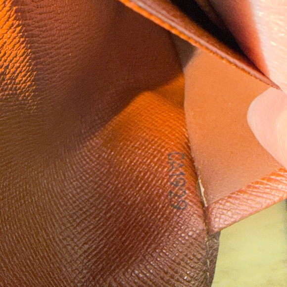 Louis Vuitton Dark Brown Monogram Women’s Wallet - Picture 8 of 9